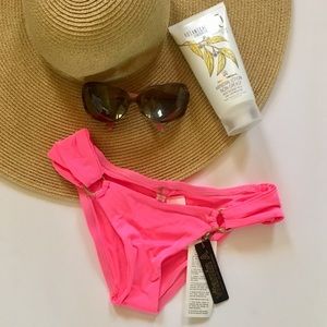 Vitamin A Cheeky bikini bottoms,sz xs, hot pink